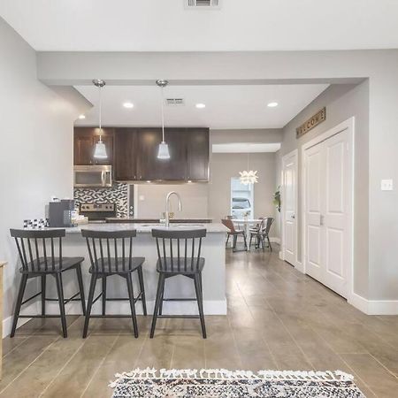 Cozy 2 Bed Townhome Near The Hospital Лафайет Екстериор снимка
