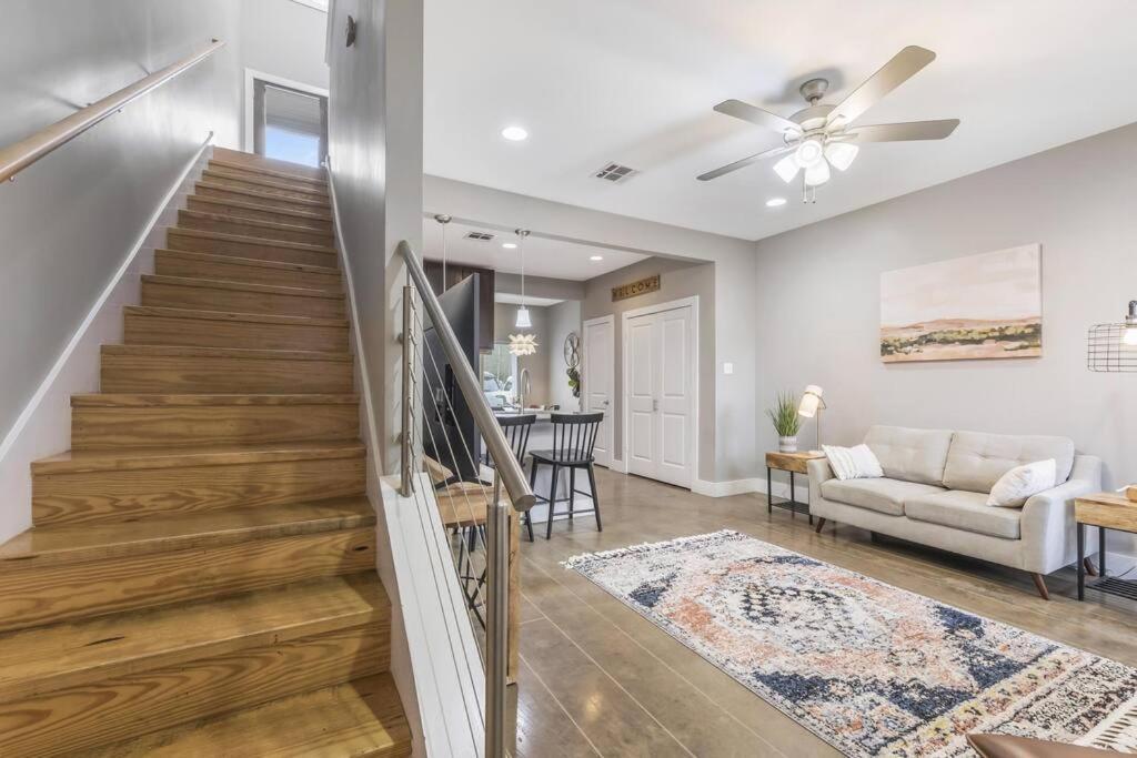 Cozy 2 Bed Townhome Near The Hospital Лафайет Екстериор снимка